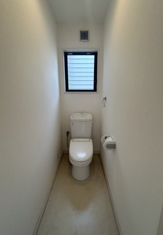 和泉市のぞみ野1丁目戸建のトイレ