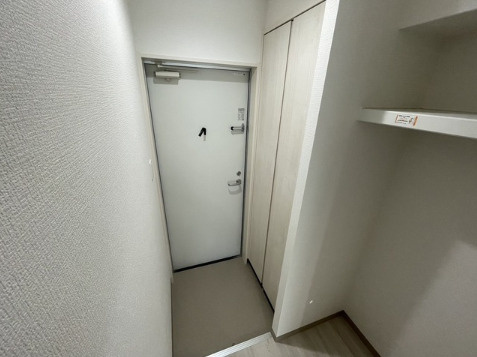 イリス草津東の玄関