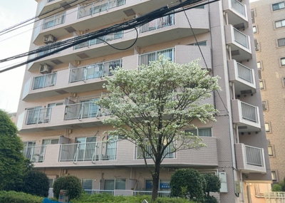 【構造・工法・仕様】 | 東急ドエルアルス淵野辺 | ＲＣ造、Reinforced Concreteは直訳すると補強されたコンクリートです。主に柱や梁・床・壁が鉄筋とコンクリートで構成おり、鉄筋を組んだ型枠にコンクリートを流し込んで固めたものを指します。