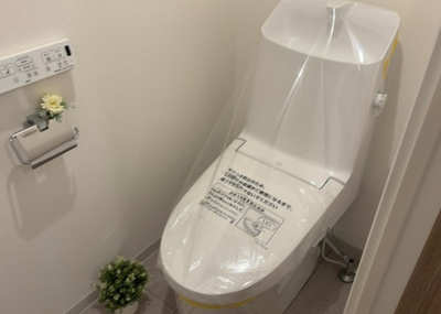 【トイレ】 | 東急ドエルアルス淵野辺 | トイレは大きさや形、機能、抗菌性などが異なる多種多彩なタイプが各メーカーから出ています。それぞれに良さがあるため、事前にどういったタイプのトイレがいいのかをご家庭内で決めて、内見に行くといいでしょう。