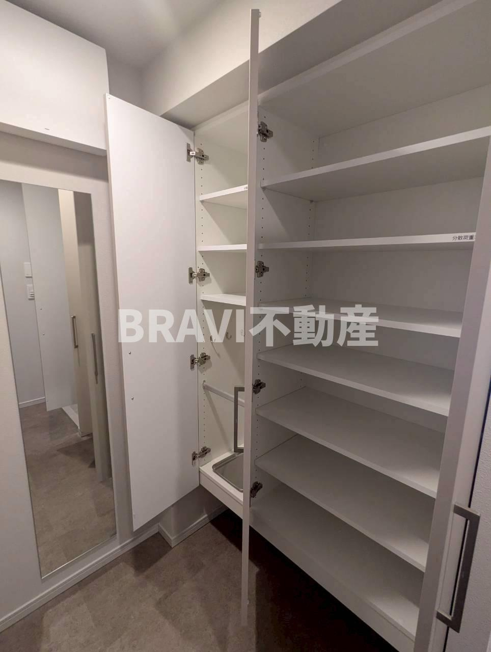 アーバネックス谷町四丁目 BRAVI不動産の玄関