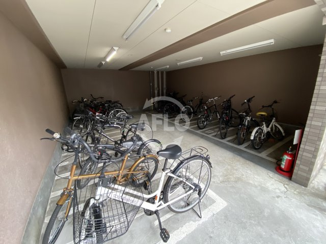 レジデア西本町のその他共用部分|レジデア西本町　駐輪場