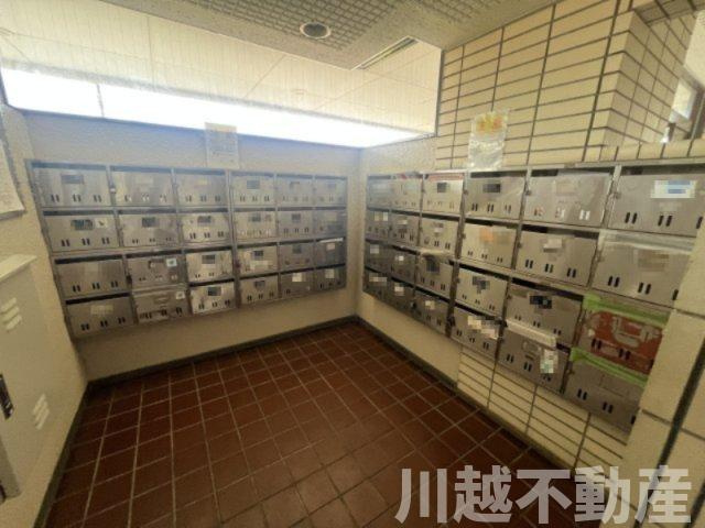 エレベータのあるフローリング仕上げの３LDKのその他共用部分|1階共用エントランス内に設けられた集合ポスト