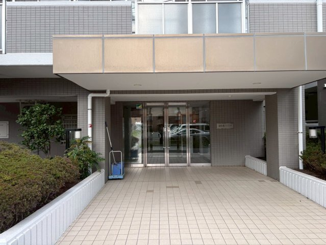 さいたま市桜区田島１丁目のエントランス