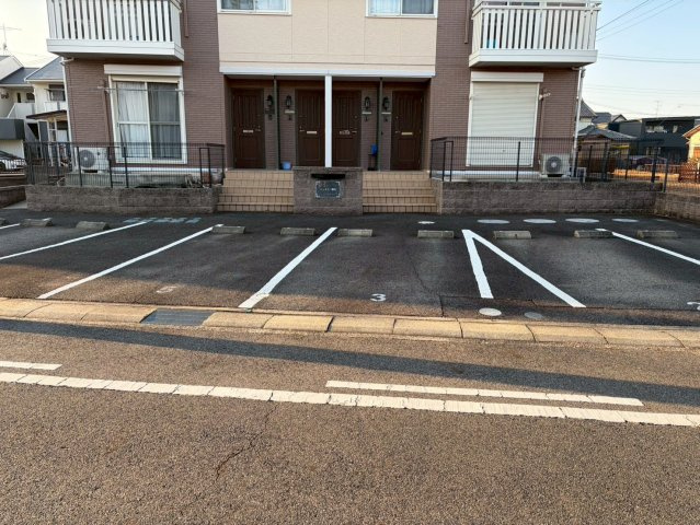 ジュネス御岳　A棟の駐車場