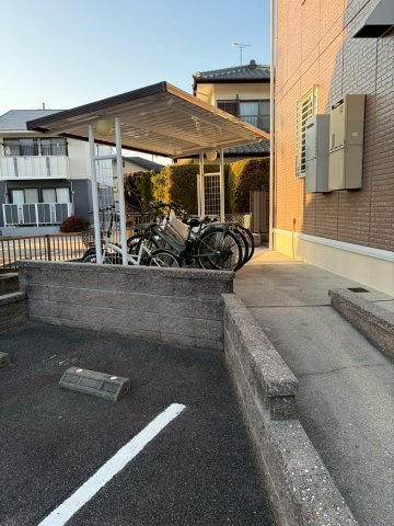 ジュネス御岳　A棟の駐車場