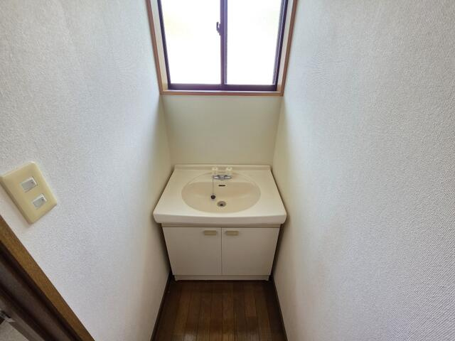 瑞浪市山田町中古の独立洗面台|２階洗面