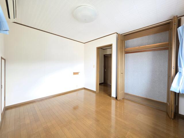 瑞浪市山田町中古の洋室|洋室６.４帖