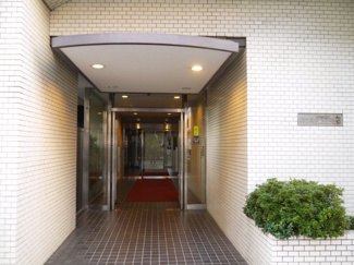 【エントランス】 | 清廉とされたエントランスになっています。