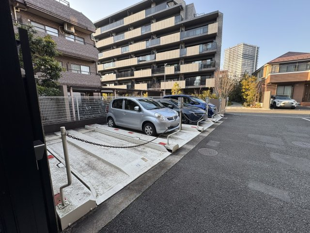 ドラゴンマンション橋本3番館の駐車場|駐車場