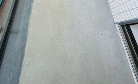 アルブルちとせ尾久駅前　のバルコニー