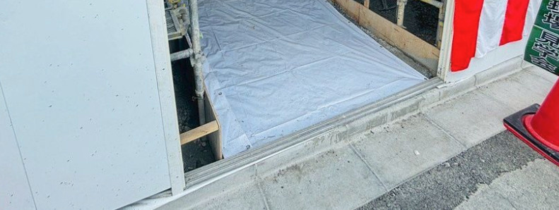 アルブルちとせ尾久駅前　のエントランス