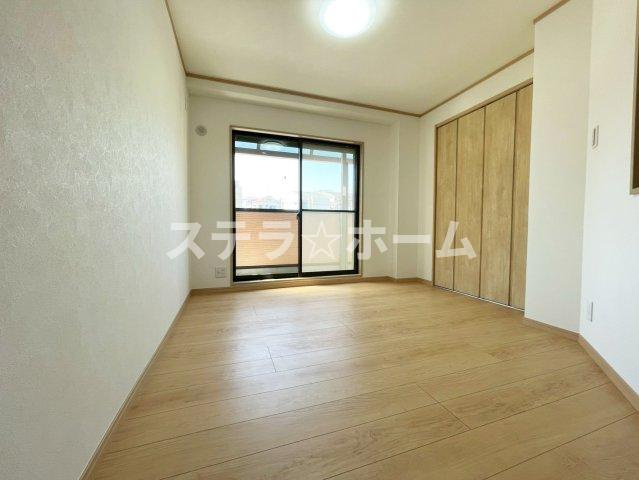 藤が丘町　中古戸建の洋室|個人の部屋や寝室として使える洋室です