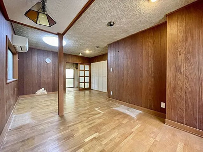 【居間・リビング】 | 山科区東野狐藪町　中古戸建
