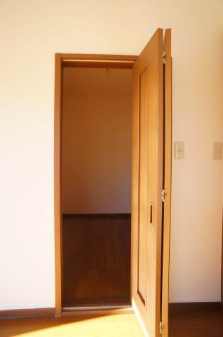 松ヶ丘戸建ての収納
