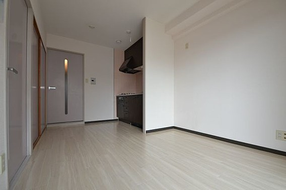 サンパレス21六甲２の居間・リビング