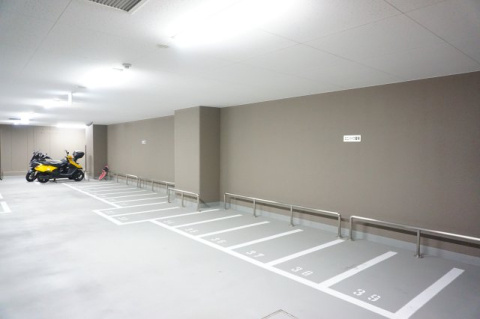 プレミストタワー大阪新町ローレルコートの駐輪場