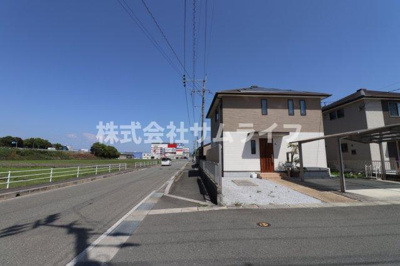 【前面道路含む現地写真】 | 弁分築浅4LDK