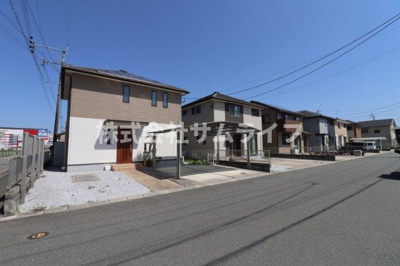 【前面道路含む現地写真】 | 弁分築浅4LDK