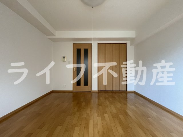 ベル フルール エヌ・エスの居間・リビング|こちらの居間で趣味の時間をお楽しみください