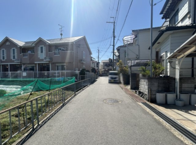 富田林市中野町2丁目土地の前面道路含む現地写真