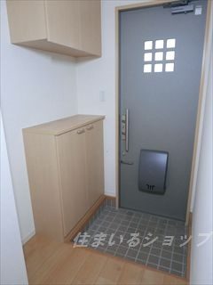 ｉメゾン亀山の玄関|シューズボックス