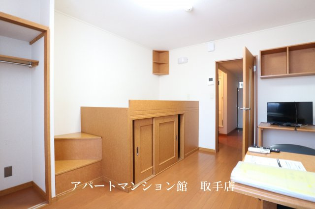 レオパレスハーヴェスト湖北の居間・リビング