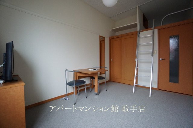 レオパレスKSABIKOの居間・リビング
