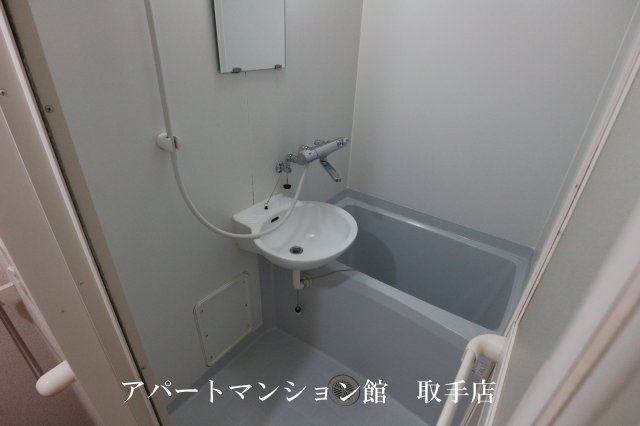 レオパレスロッソピアンコの浴室|画像5