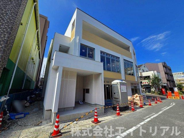 豊田市小坂本町1丁目　新築マンションの外観