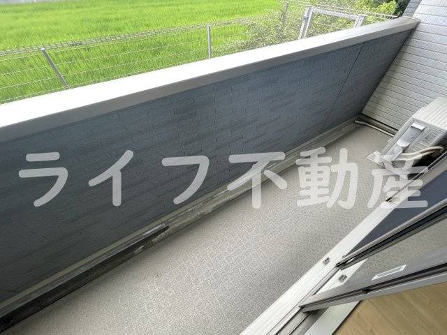 インペリアルライフのバルコニー|陽当たり良好なバルコニーです