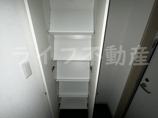 グランロイヤルの収納|ちょっとした収納スペースも充実しています