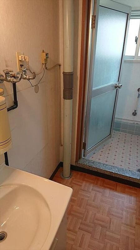神陵台北住宅65号棟の洗面所