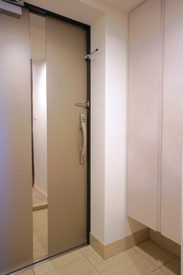 【玄関】 | ベルファース神田神保町 | ※写真は同タイプ住戸です。