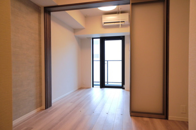 【居間・リビング】 | ベルファース神田神保町 | ※写真は同タイプ住戸です。