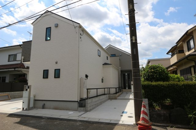 【LIGNAGE】東久留米市前沢５丁目01期の外観|西武新宿線「花小金井」バス9分滝山団地入口歩2分