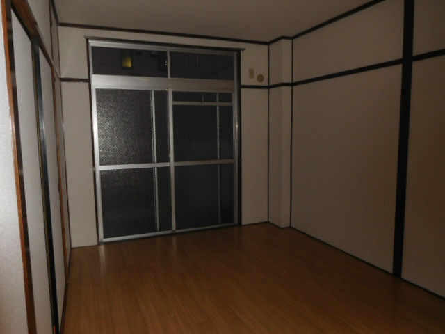 鳩岡ビルの子供部屋