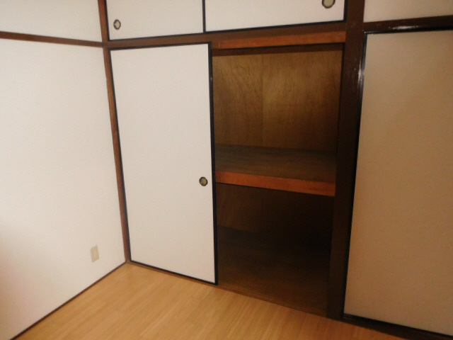 鳩岡ビルの収納