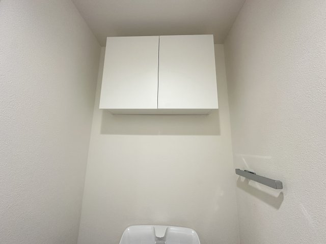 恒陽マンションの収納|トイレ周りのスッキリさせる収納力！後から付けると意外と大変なので最初からあるのは助かります。