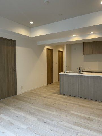 プロスペクト清澄庭園の内装|明るい陽の入るお部屋となっております。