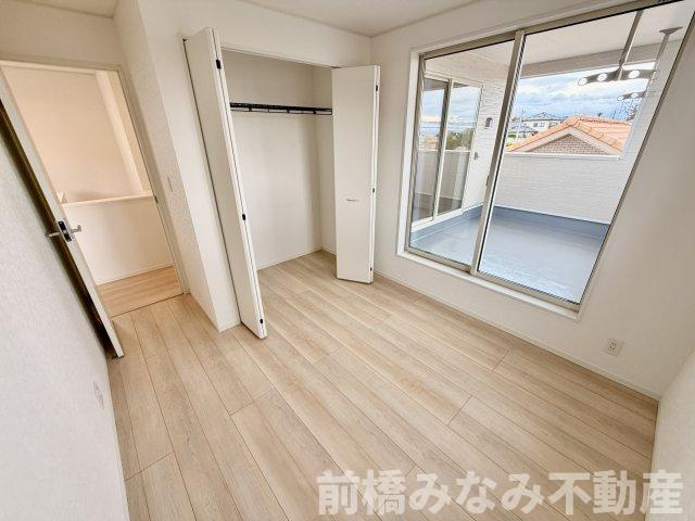 【新築】前橋市粕川町新屋第2　３号棟(全３棟)　クレイドルガーデン　新築建売分譲の洋室|広々とした洋室です