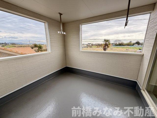 【新築】前橋市粕川町新屋第2　３号棟(全３棟)　クレイドルガーデン　新築建売分譲のバルコニー|広々としたバルコニーです