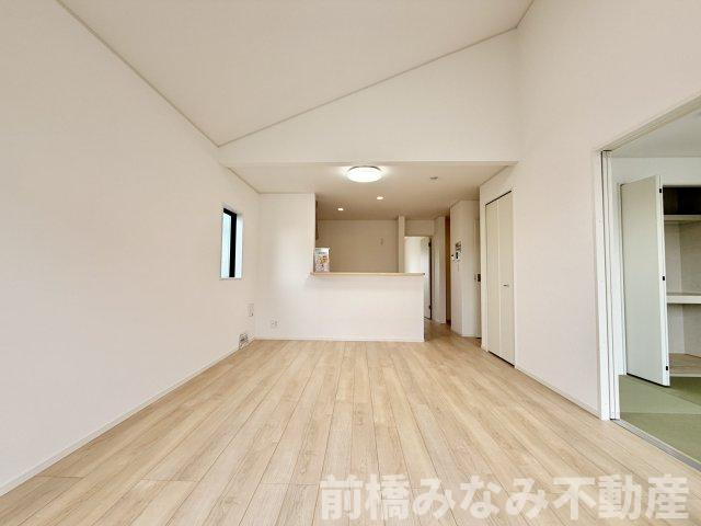 【新築平屋】前橋市粕川町新屋第2　１号棟(全３棟)　クレイドルガーデン　新築建売分譲の居間・リビング|こちらの居間で趣味の時間をお楽しみください