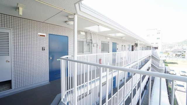 【その他共用部分】 | 南観音３丁目　フルリノベ済み３ＬＤＫマンション | ４Ｆ共用廊下