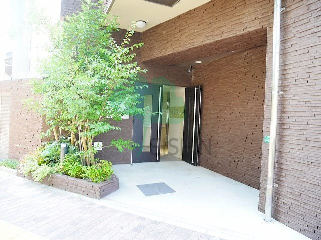 ネストピア県庁口駅前のエントランス