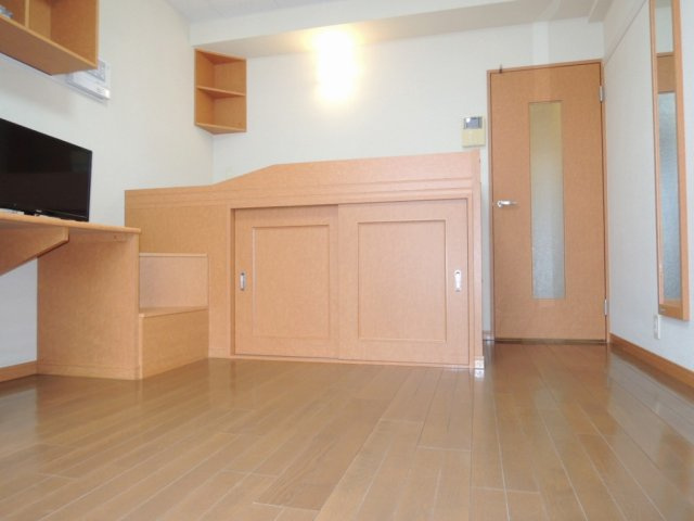 レオパレスさくら中央の寝室