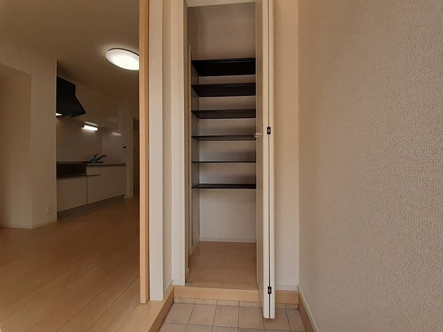 ラフィーユの玄関|収納もある玄関です