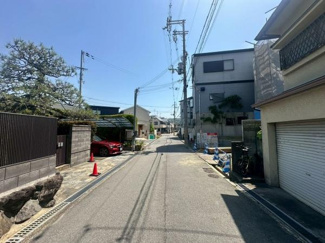 【前面道路含む現地写真】