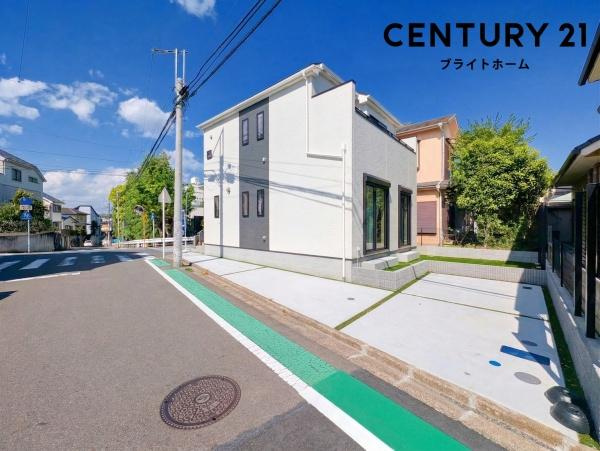 横浜市旭区中沢３丁目の新築一戸建の前面道路含む現地写真|前面道路が広いので、安心して駐車可能です！