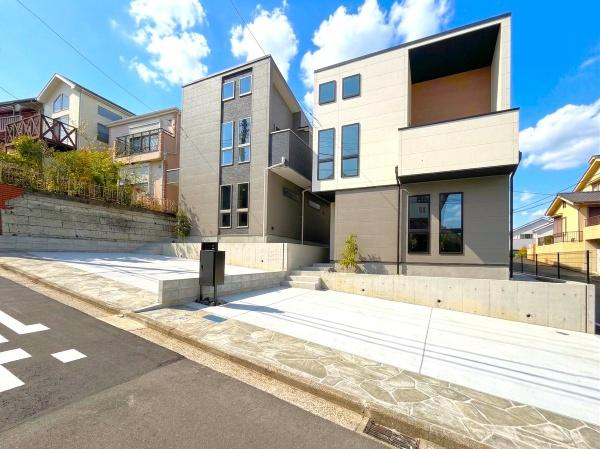 横浜市金沢区富岡西１丁目の新築一戸建の前面道路含む現地写真|陽当りの良さ、住環境を現地にてご確認下さい！
周辺環境も合わせてご案内させて頂きます！